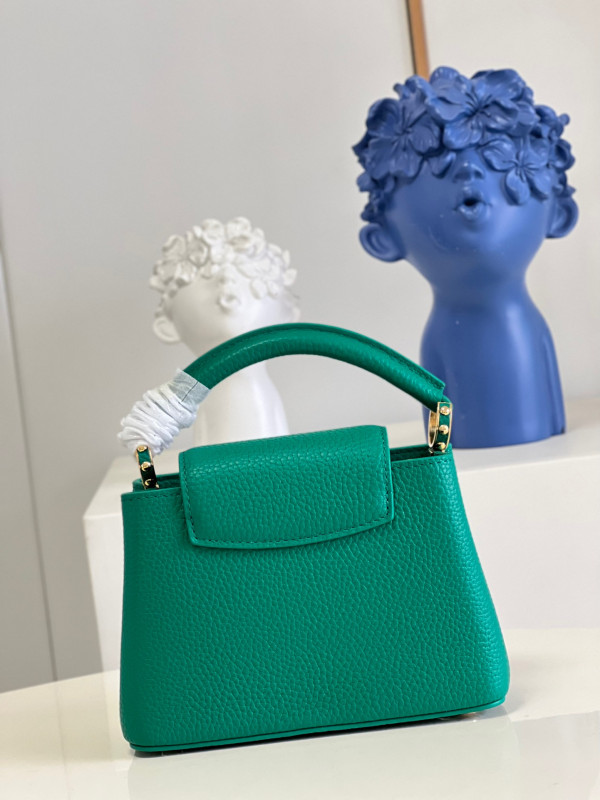 l**is V*t*n capucines mini