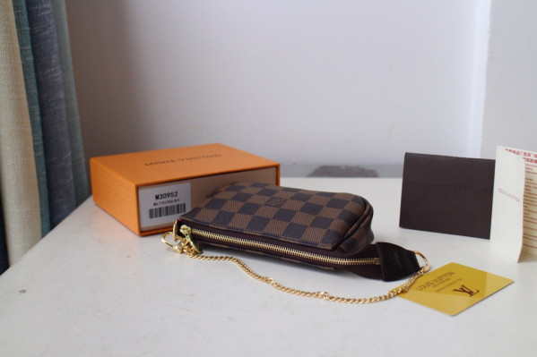 l**is V*t*n mini pochette accessoires