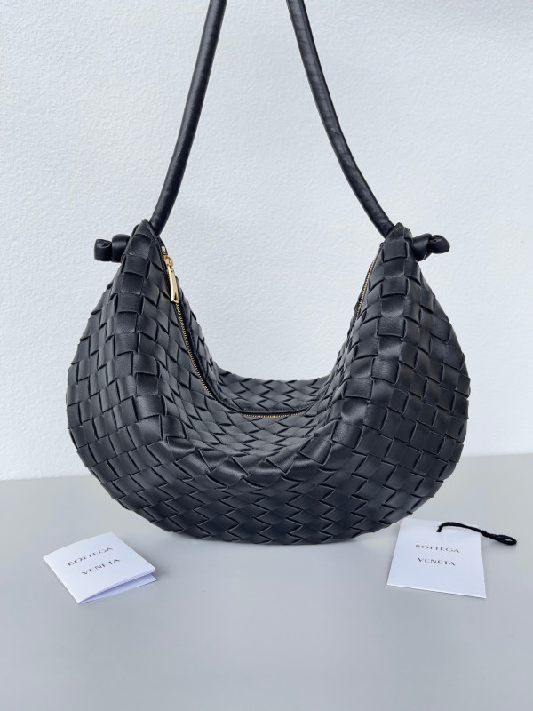 Bo*te*ga ve*ne*ta turn