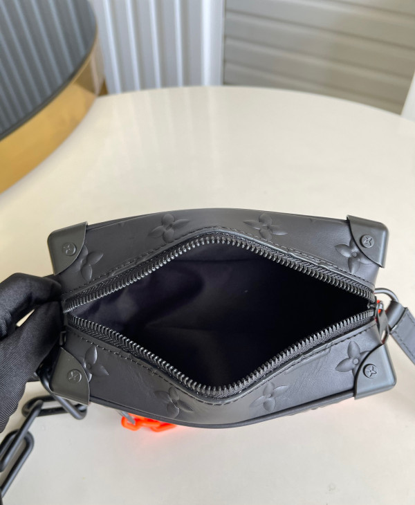 l**is V*t*n mini soft trunk