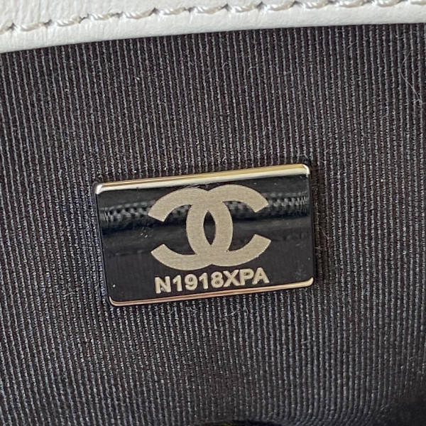 CL 19 FLAP BAG 26cm/30cm