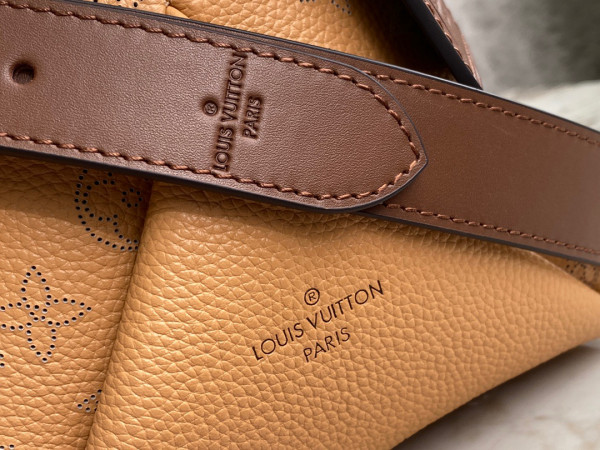 l**is V*t*n beaubourg hobo mm