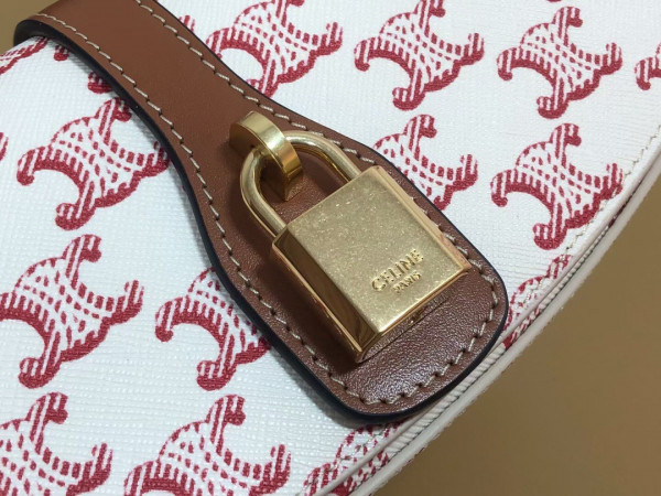 Ce**e clutch on strap