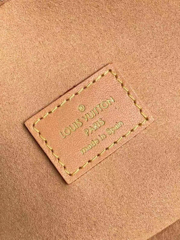 l**is V*t*n since 1854 vanity pm