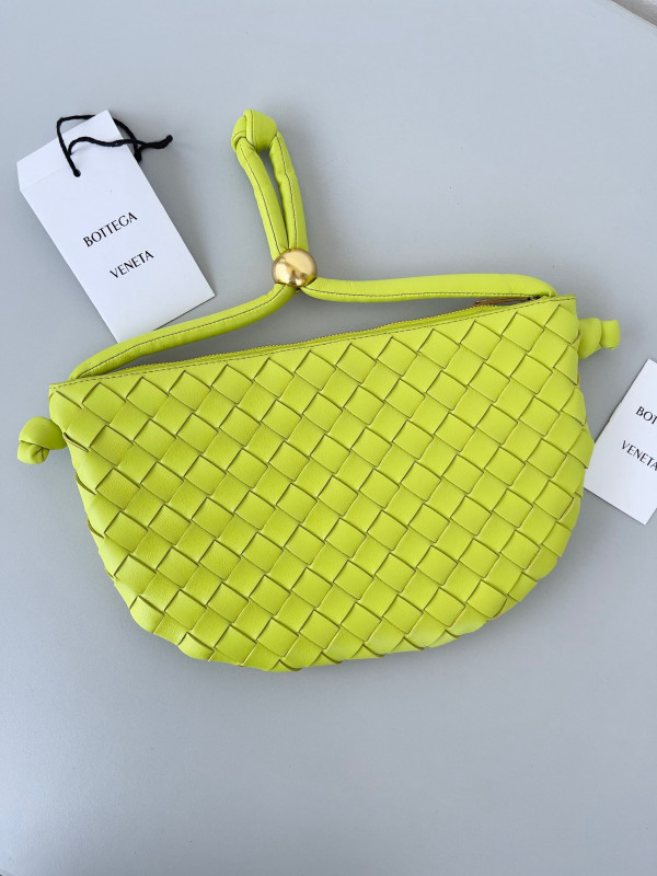 Bo*te*ga ve*ne*ta turn