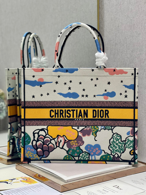 large D*or book tote