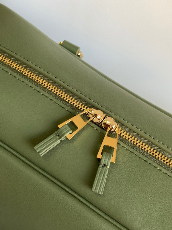 LOEWE Amazona 28 bag