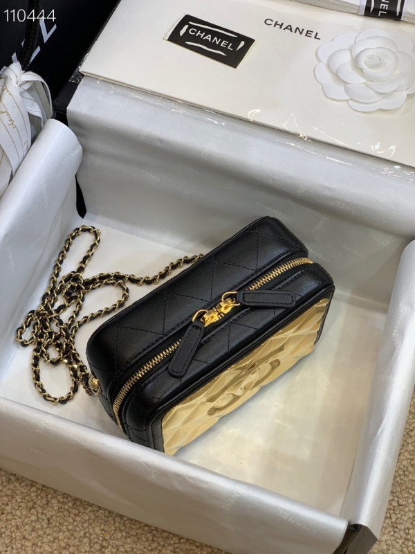 CL VANITY CASE