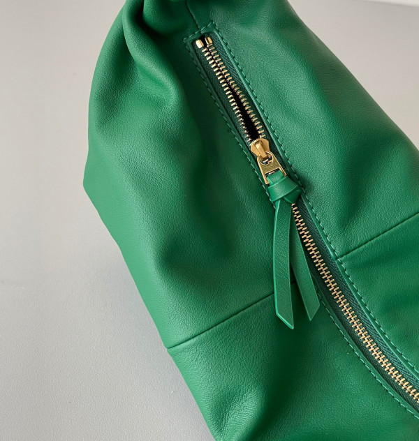 Bo*te*ga ve*ne*ta mini double knot