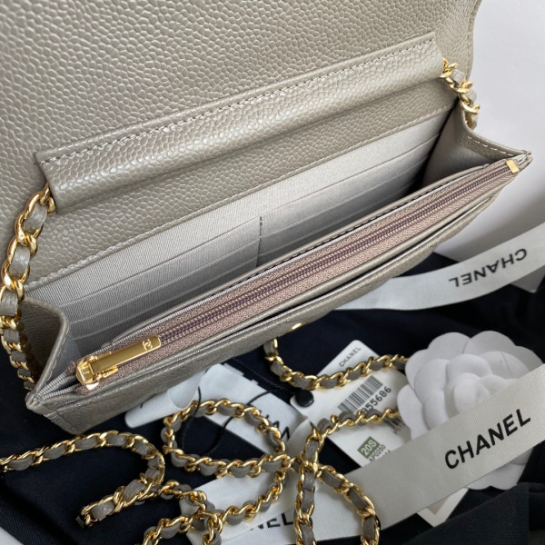 CL CHAIN WALLET CAVIAR NEW EDITION