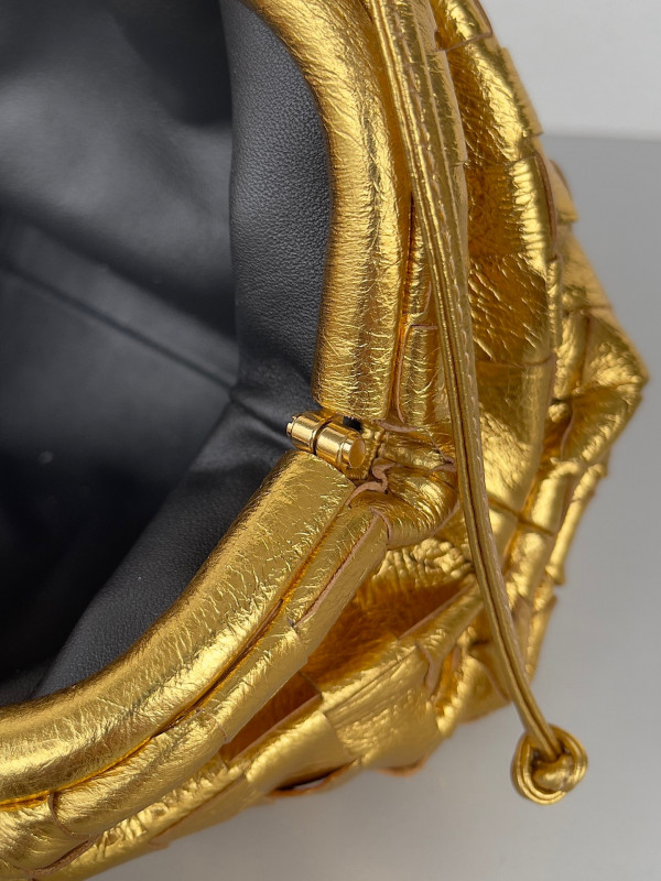 Bo*te*ga ve*ne*ta mini pouch