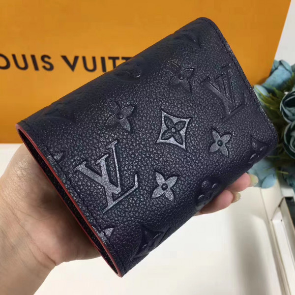 l**is V*t*n victorine wallet