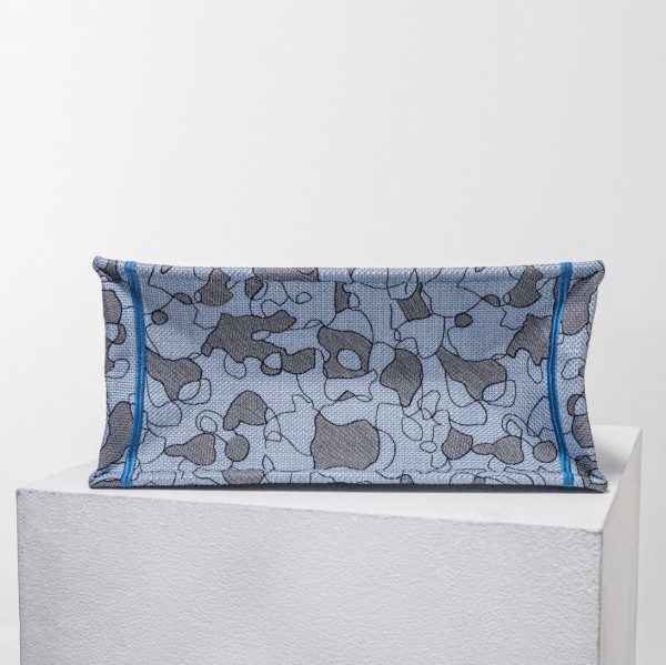 medium D*or book tote