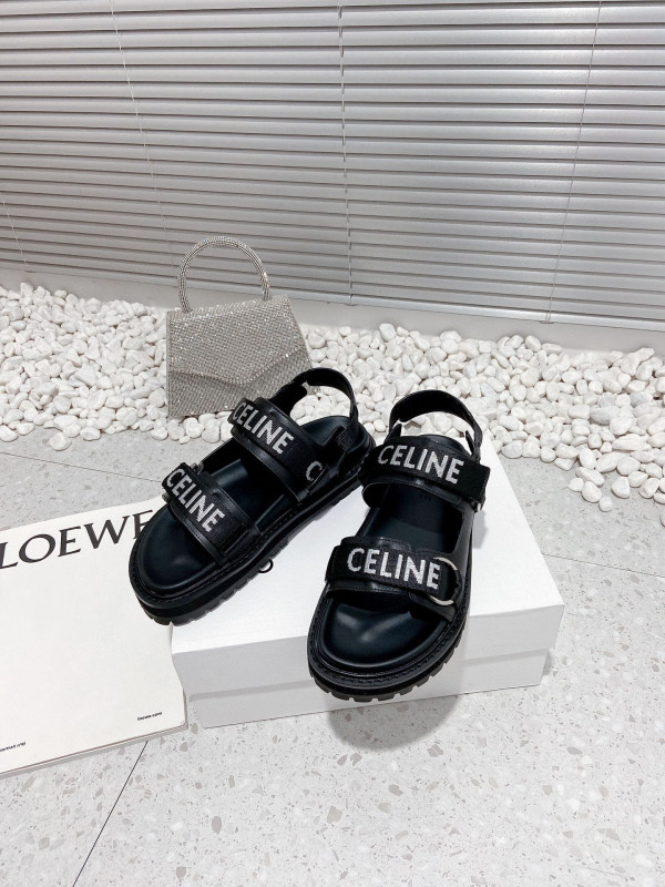 Ce**e leo strappy sandal in with "Ce**e" jacquard black / white