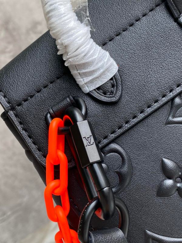 l**is V*t*n steamer xs