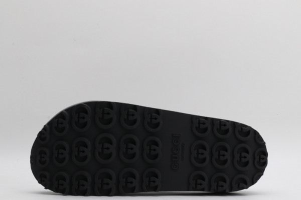 G*u*i slide with interlocking g