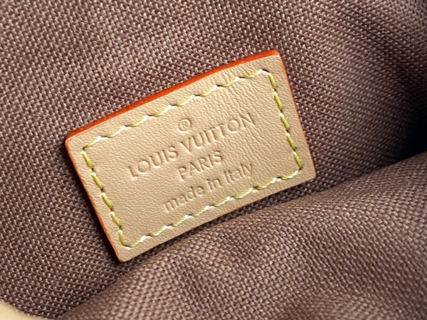 l**is V*t*n fold me pouch