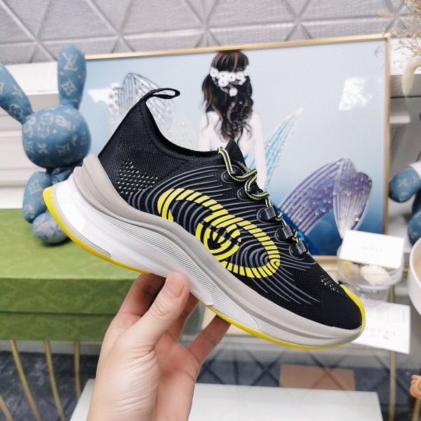 G*u*i run sneaker