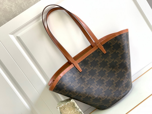 Ce**e medium couffin cuir triomphe