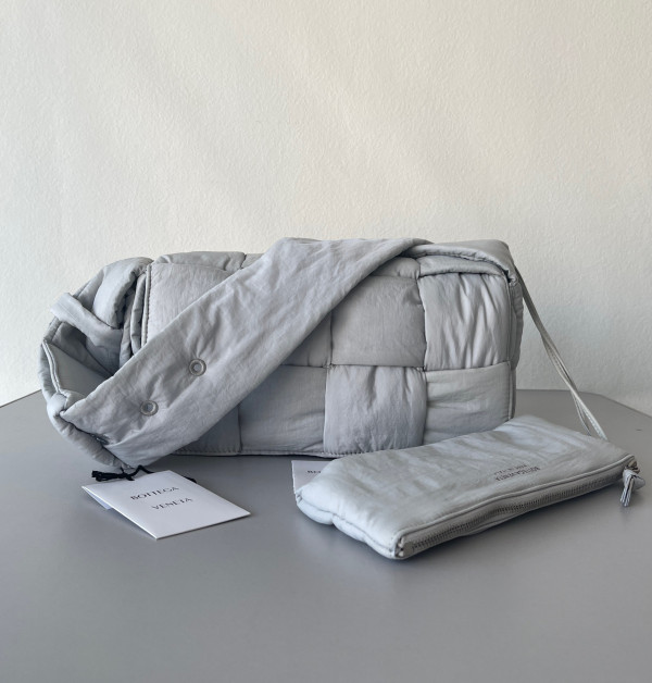 Bo*te*ga ve*ne*ta padded tech cassette