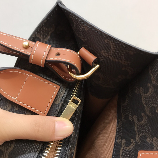 Ce**e small cabas vertical in triomphe canvas