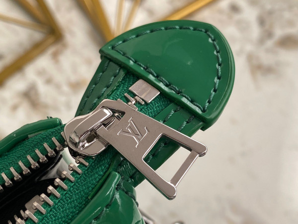 l**is V*t*n coussin mm