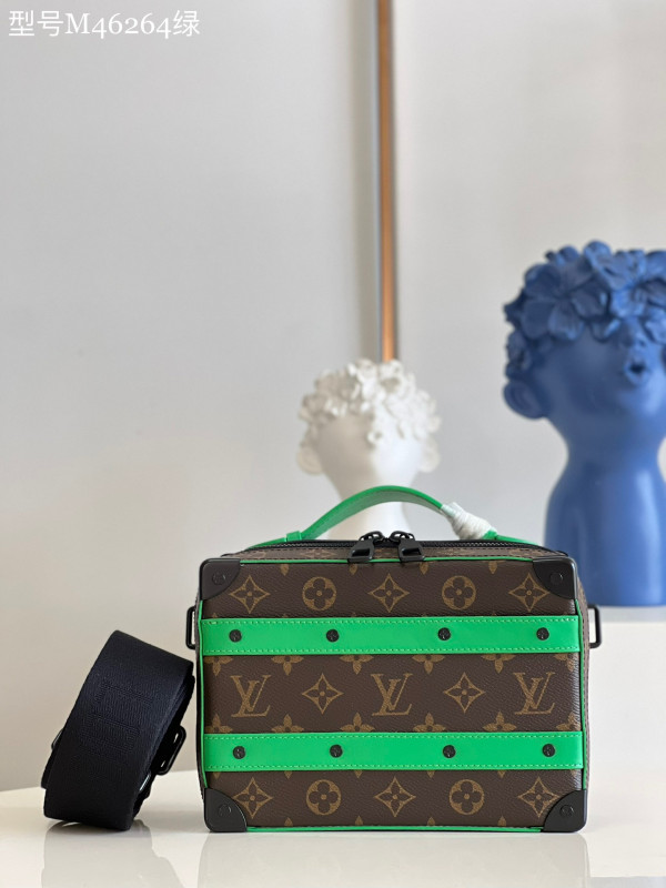 l**is V*t*n handle soft trunk