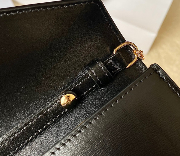 Ce**e wallet on chain cuir triomphe