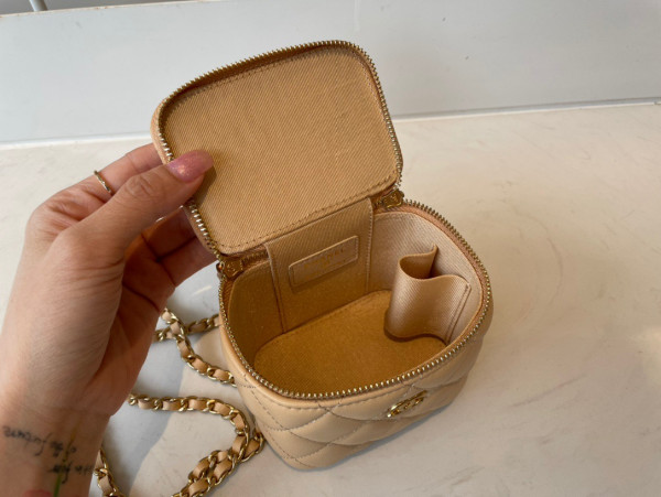 CL VANITY CASE
