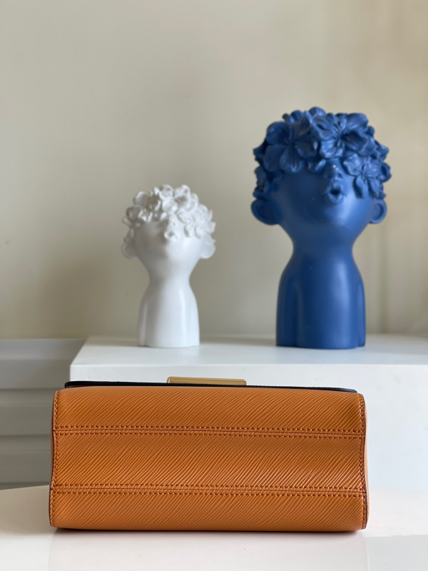 l**is V*t*n twist mm