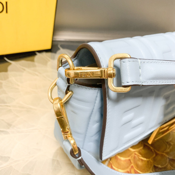 F**di baguette -27-15-6cm