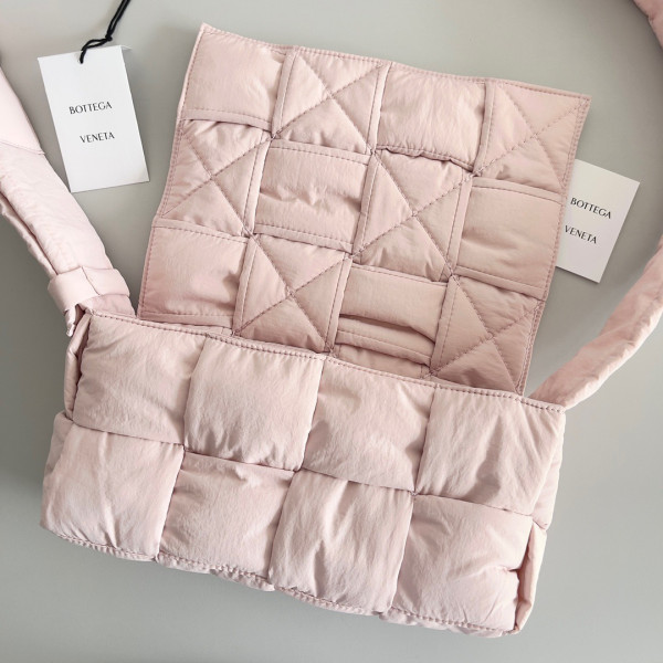 Bo*te*ga ve*ne*ta padded tech cassette