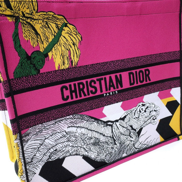 large D*or book tote