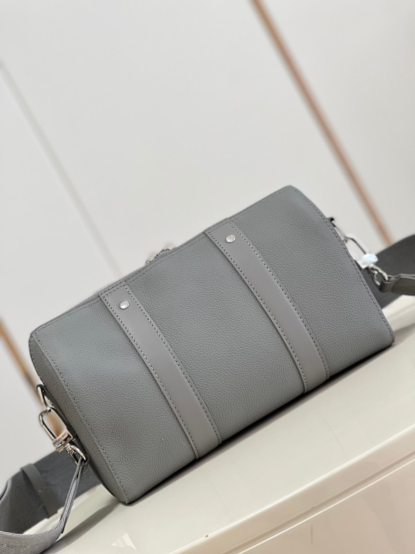 l**is V*t*n city keepall