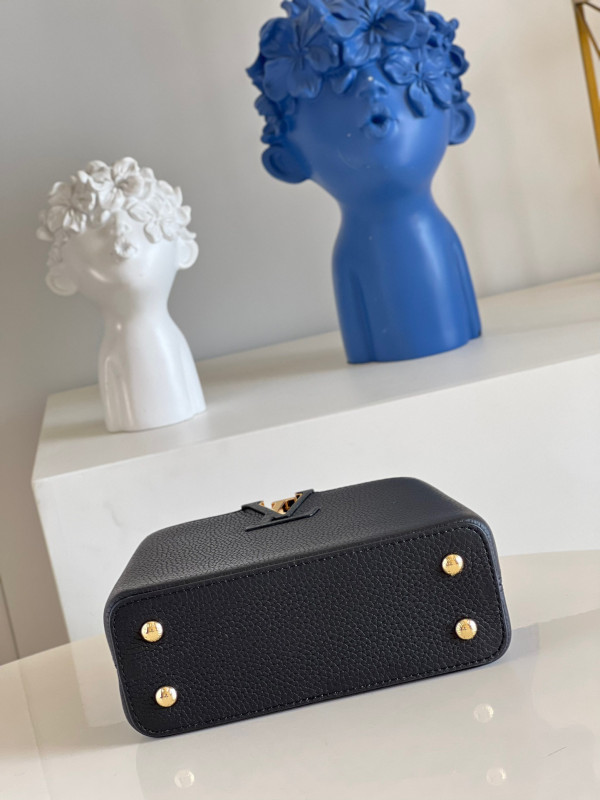 l**is V*t*n capucines mini