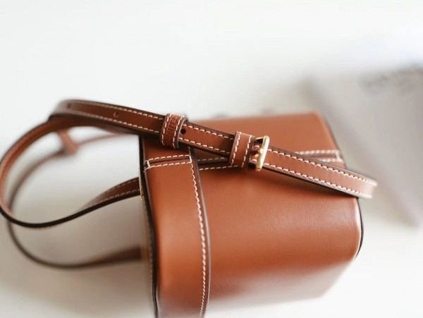 Ce**e small box cuir triomphe