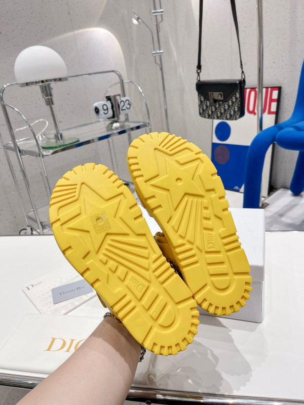 D*oract sandal