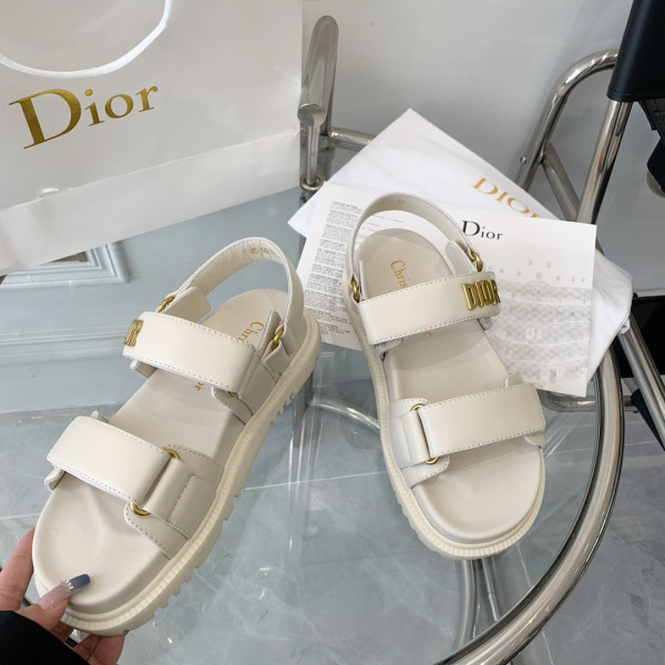 D*oract sandal