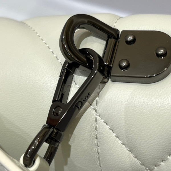 D*or 30 montaigne chain bag with handle