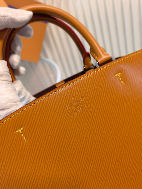 l**is V*t*n marelle tote mm