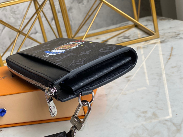 l**is V*t*n zippy dragonne