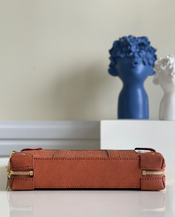 l**is V*t*n lvxnba soft trunk wearable wallet