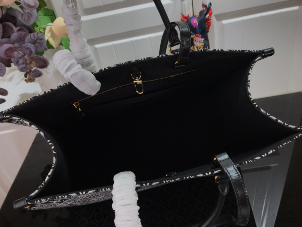 l**is V*t*n since 1854 onthego gm