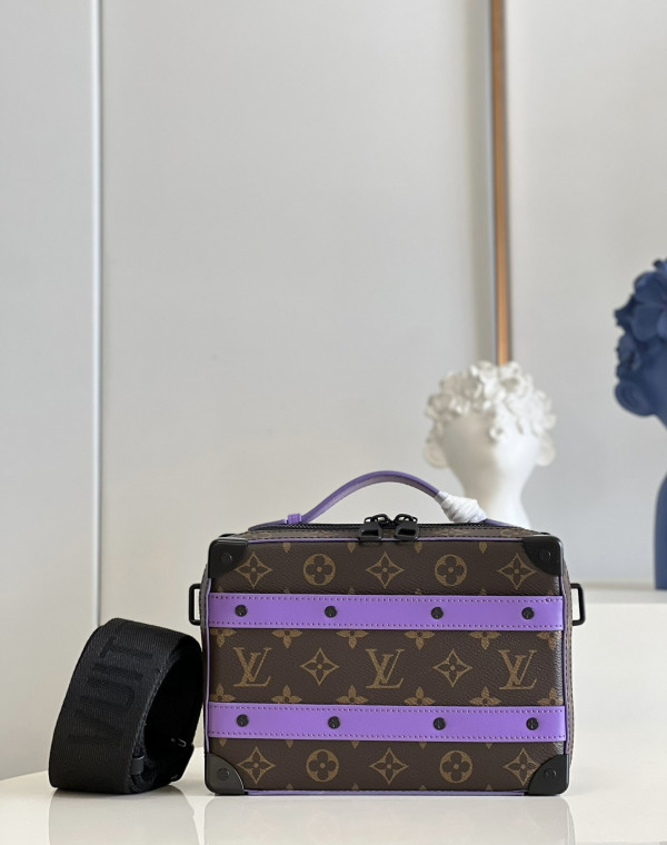 l**is V*t*n handle soft trunk