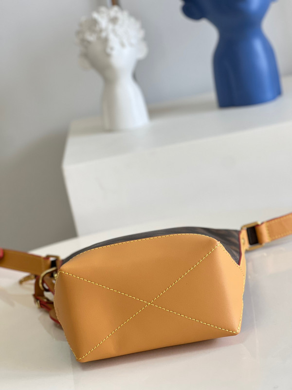 l**is V*t*n hobo cruiser pm