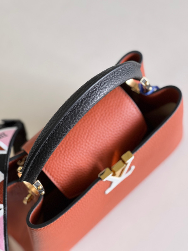 l**is V*t*n capucines bb