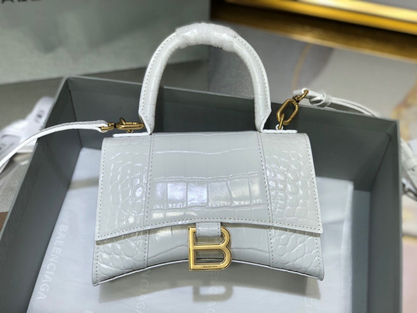 Ba*len*cia*ga hourglass