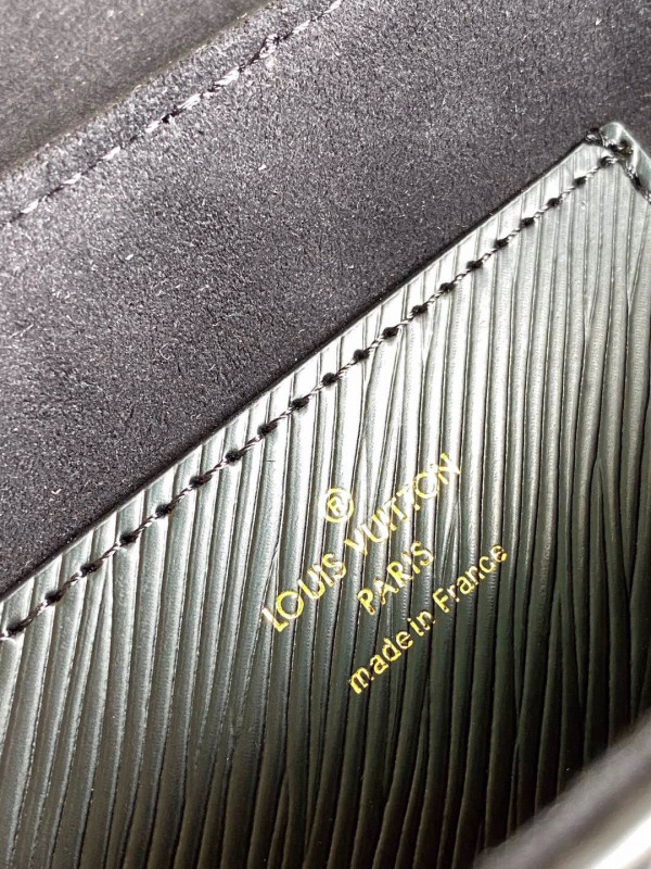 l**is V*t*n twist mm