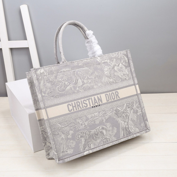 large D*or book tote