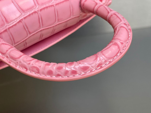 Ba*len*cia*ga hourglass